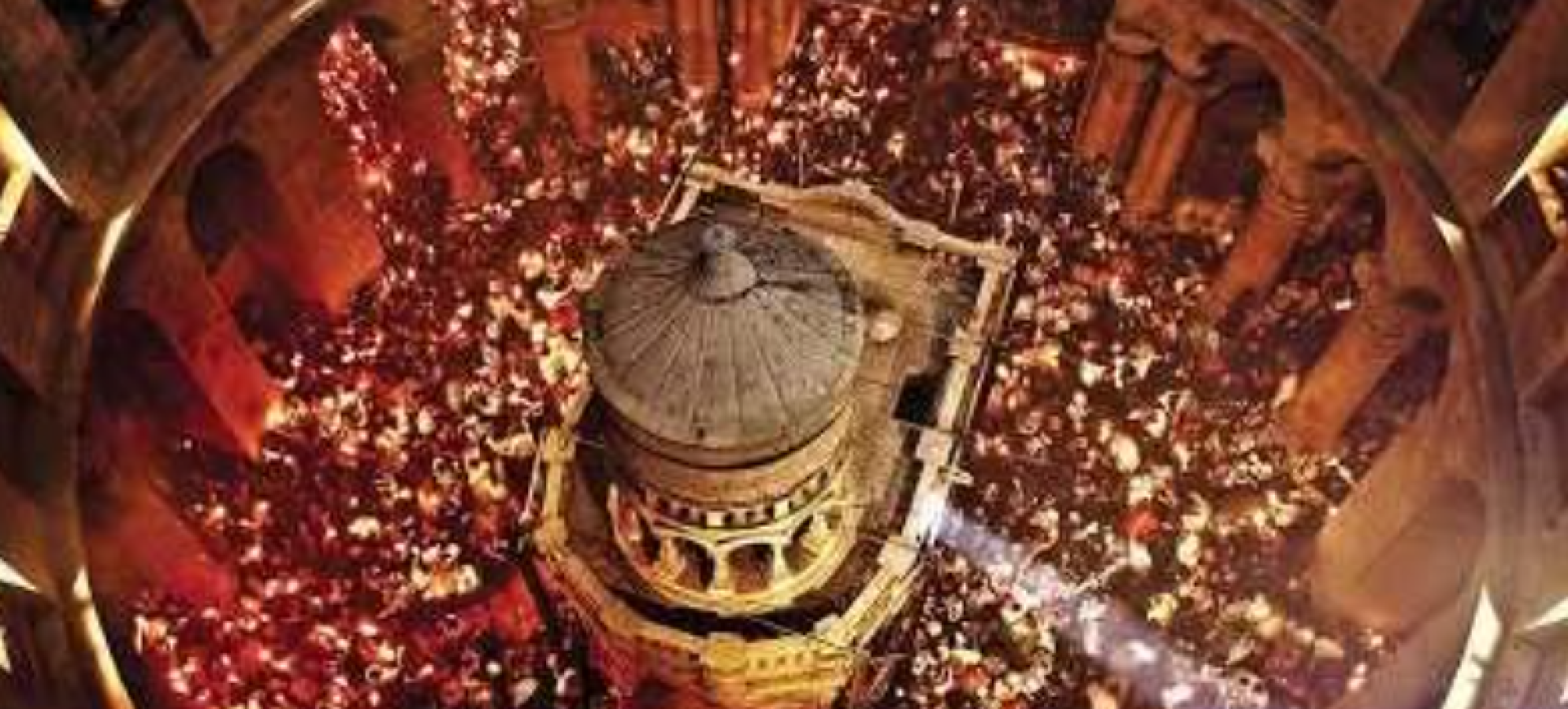 Σε εξέλιξη η μεταφορά του Αγίου Φωτός σε όλη την Ελλάδα – Το μήνυμα του Γιάννη Λοβέρδου [Βίντεο]